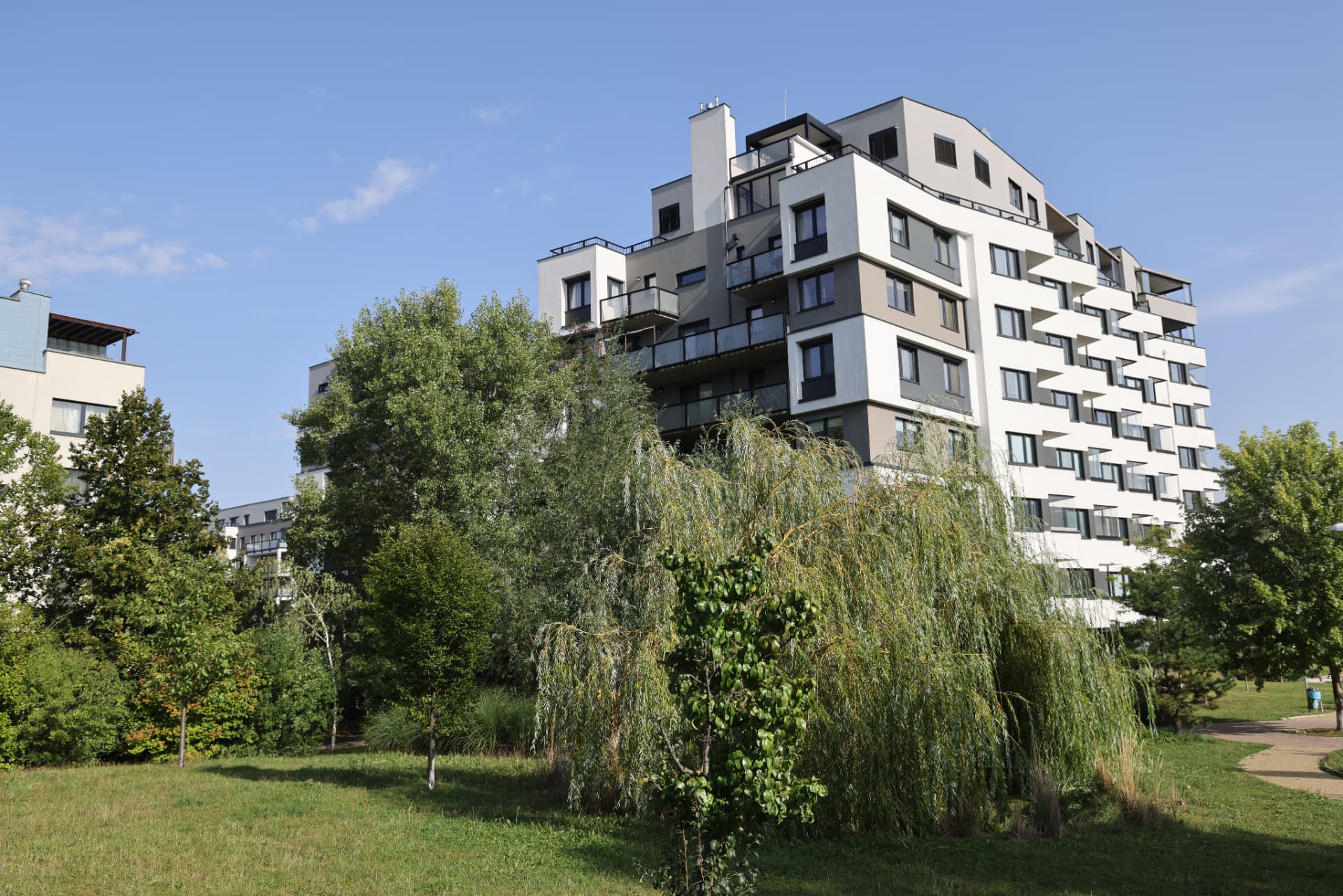 Prosecká zahrada surrounded by park greenery
